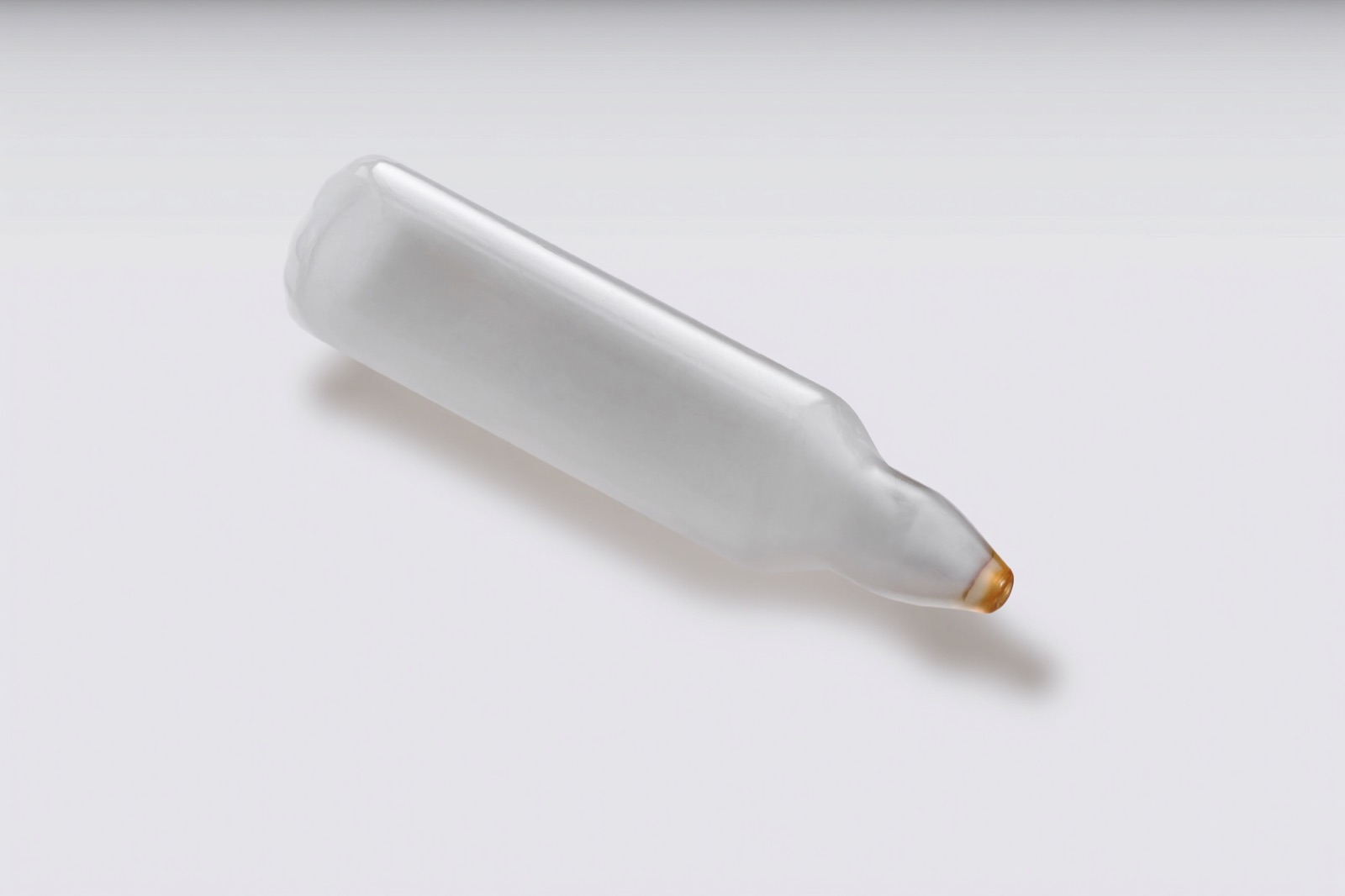 Conceptual illustration for the MediWatch guide: Compounded and Unlicensed Weight-Loss Jabs in the UK — a Safety Warning