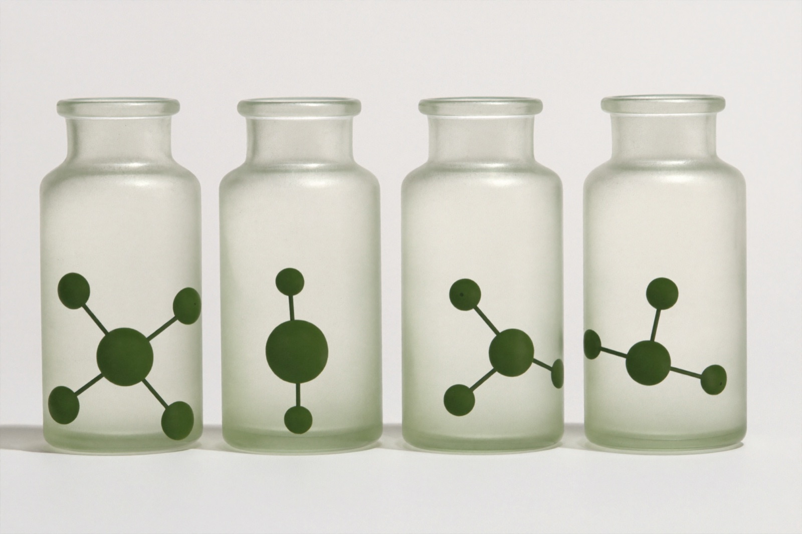 Conceptual illustration for the MediWatch guide: Retatrutide UK: Is the Triple-Agonist Weight-Loss Drug Available?